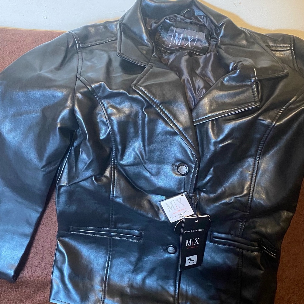 New woman jacket never been used